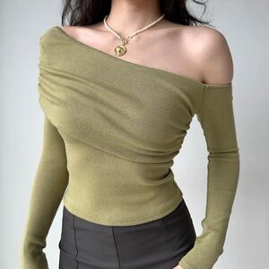 Elegant Olive Green Off-the-Shoulder Sweater